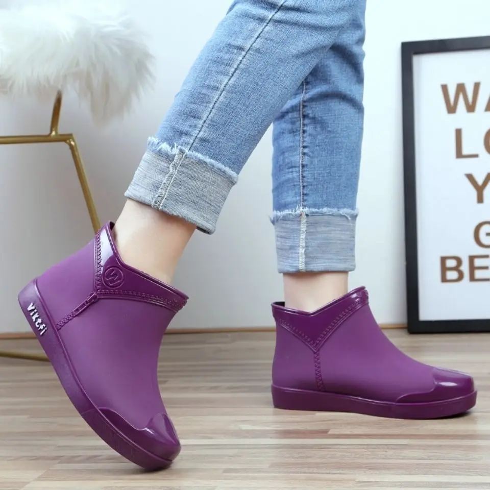 water resistant fashion boots