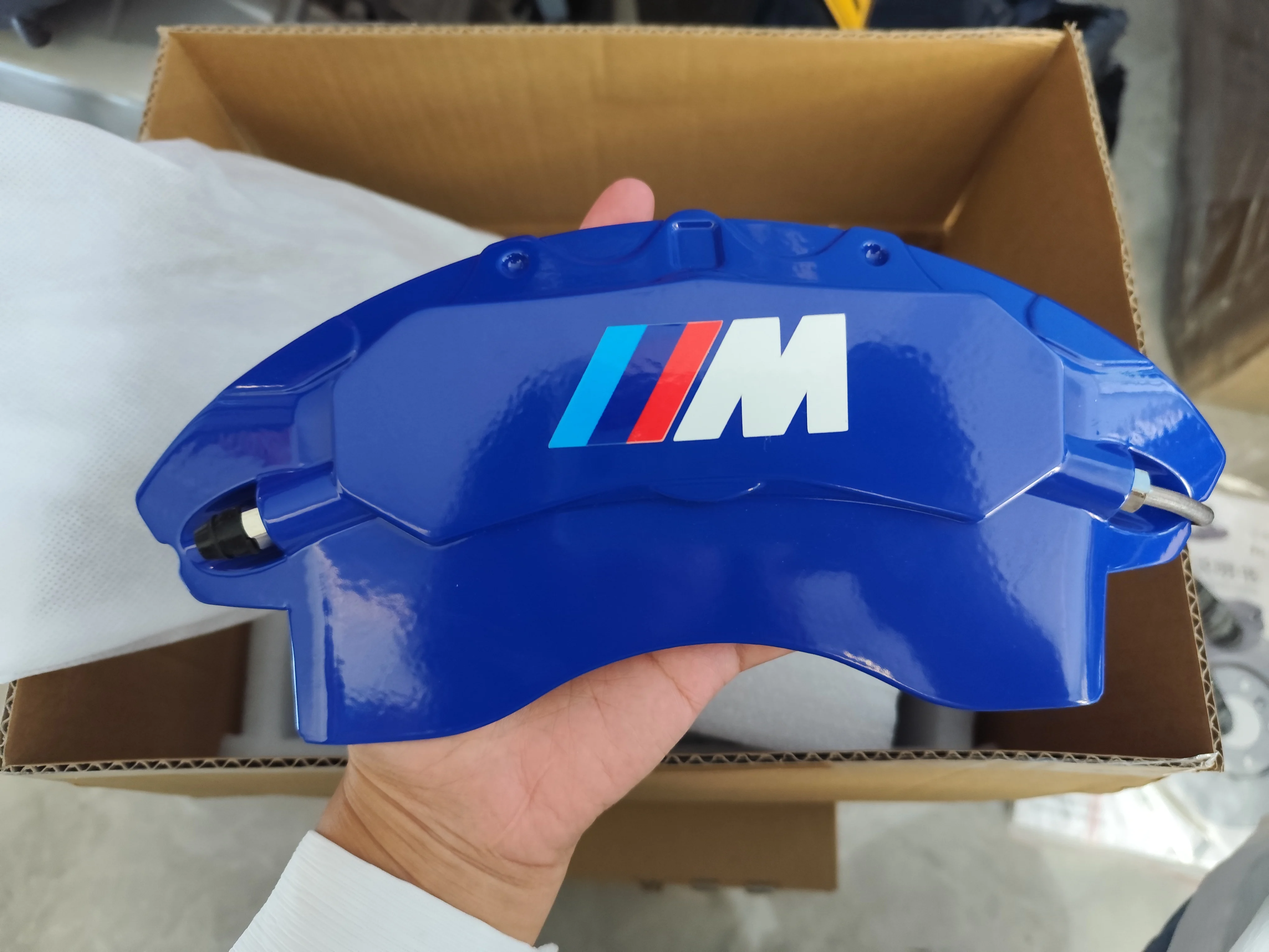 product car brake caliper protect 4pcs auto brake system for bmw g20 f30 g30 f10 g01 f25 g05 car calipers brake cover with logo sticker-3