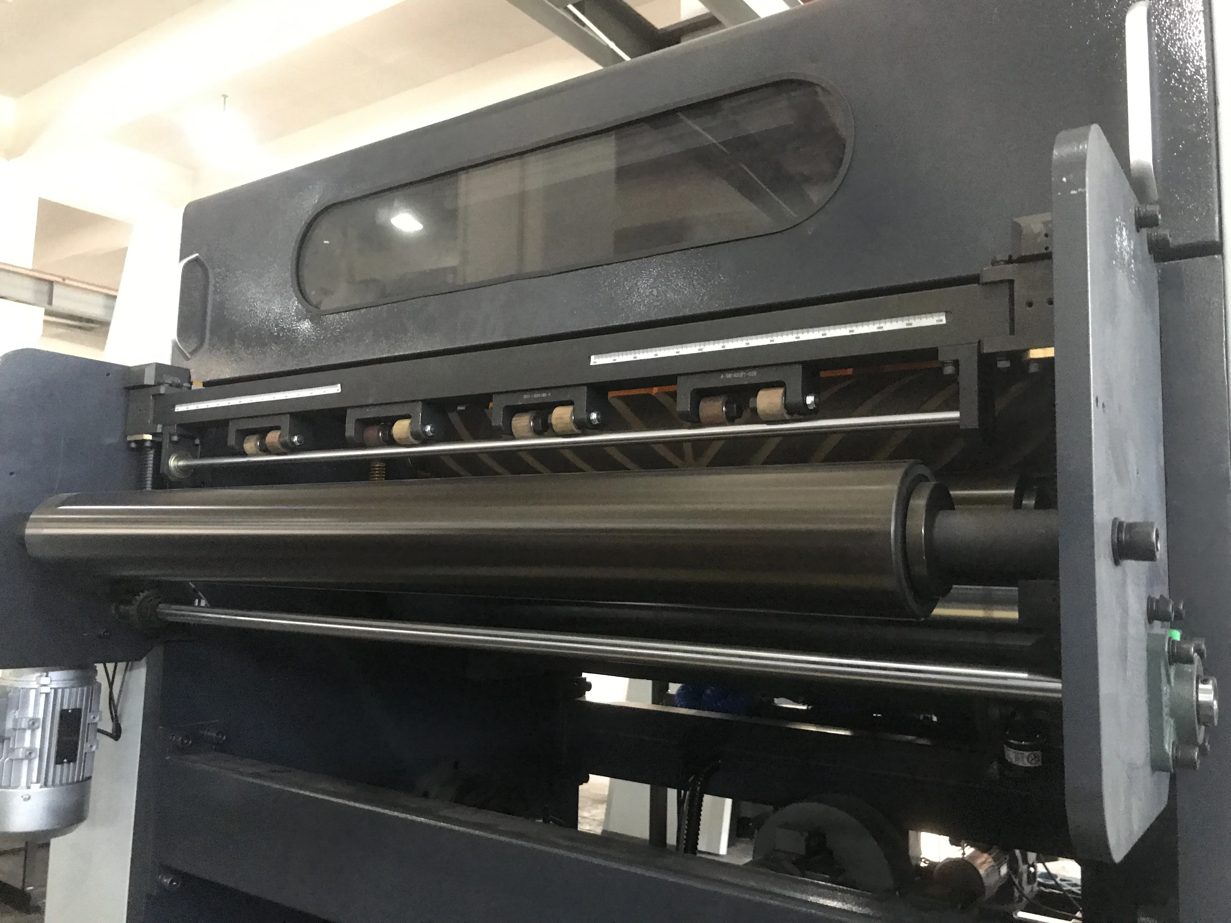 CM-1500A Servo Precision High Speed Sheet Cutter Machine with One Roll 4