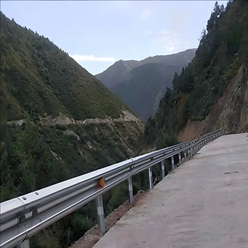 Hot-Dip Galvanized Corrugated Steel Traffic Barrier, 4320mm Length ASTM A123 Certified for Highway and Bridge Safety supplier