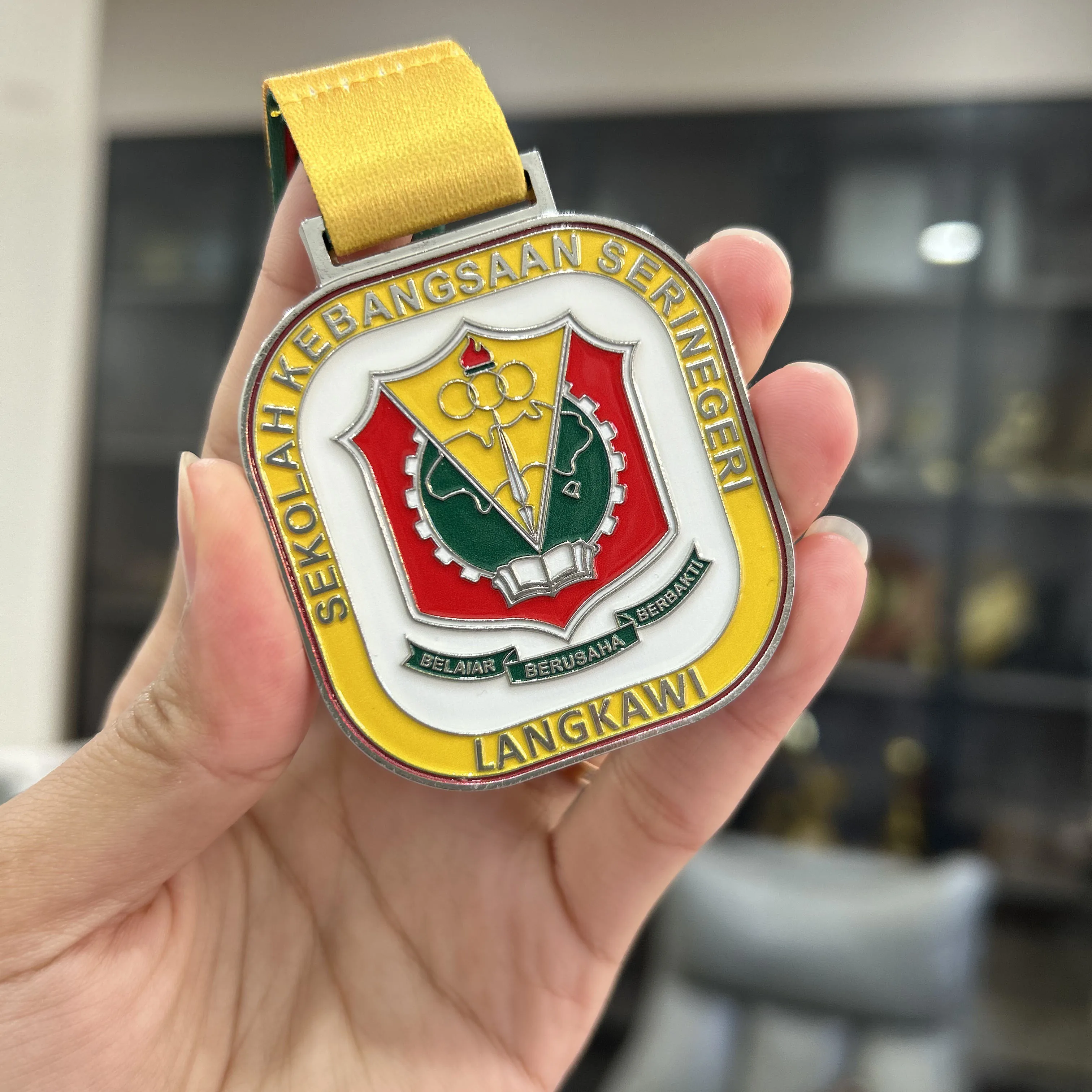 Factory Professional Customized Metal Marathon Sports Award Medallion Soccer Trophy Metal Medal supplier