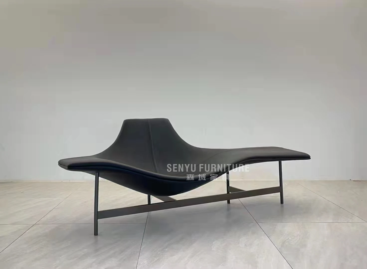 现代豪华意大利休闲椅套装黑色金属皮革材料，用于客厅/餐厅和卧室