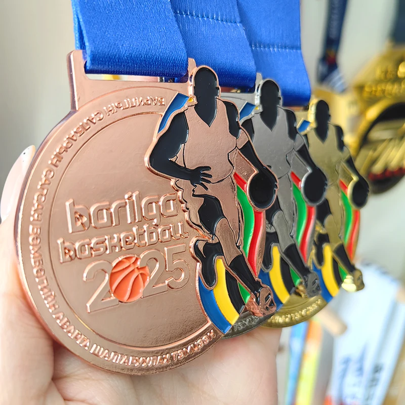 Custom 3D Antiqued Modern Traditional Style Metal Medals Manufacture's Personalized Football Basketball Sports Race Award Medals supplier