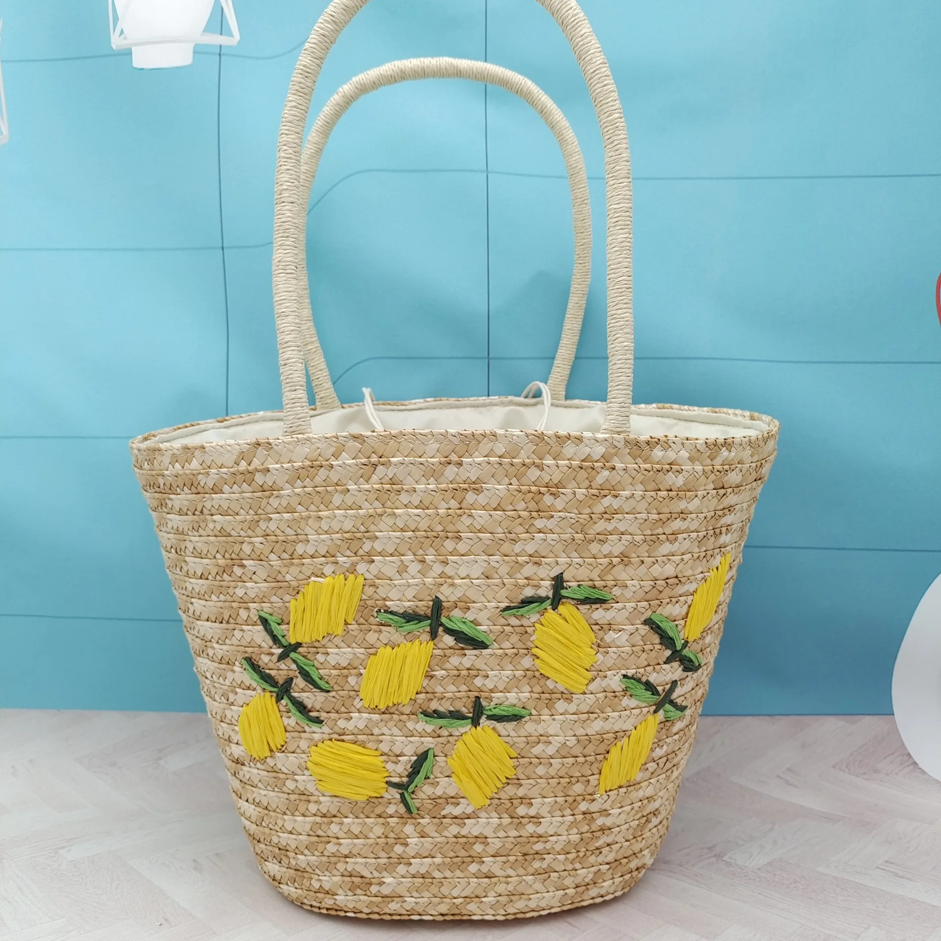 Natural straw woven bag Leisure Travel Tote Hand embroidered women's shoulder bag Beach bag