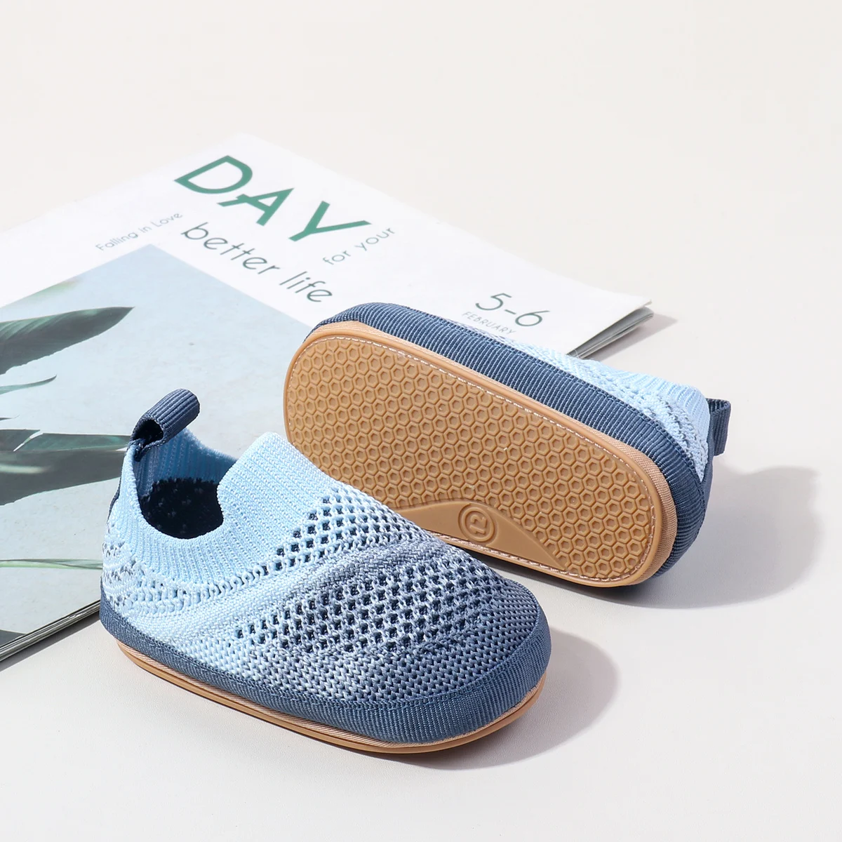 Comfortable Airy Stretchy Flexible Snug Stylish Slip-on All Seasons Infant Shoes for Boys and Girls in Summer details