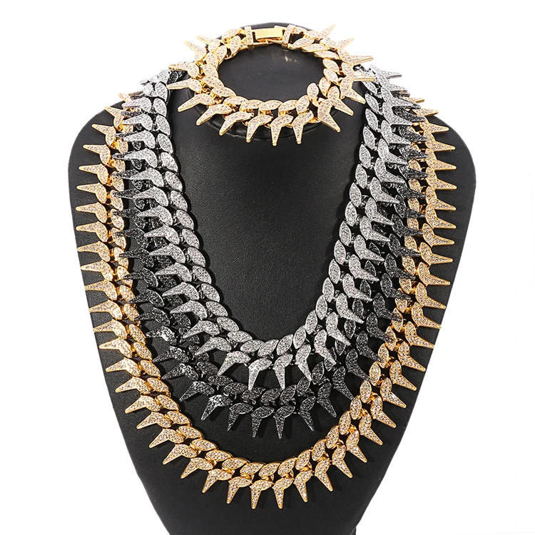 Blogger Chain Large Necklace Statement Traditional Necklace Punk Black Jade Look 