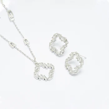 High-quality hollow square silver necklace and earrings fashion jewelry set ladies party gift
