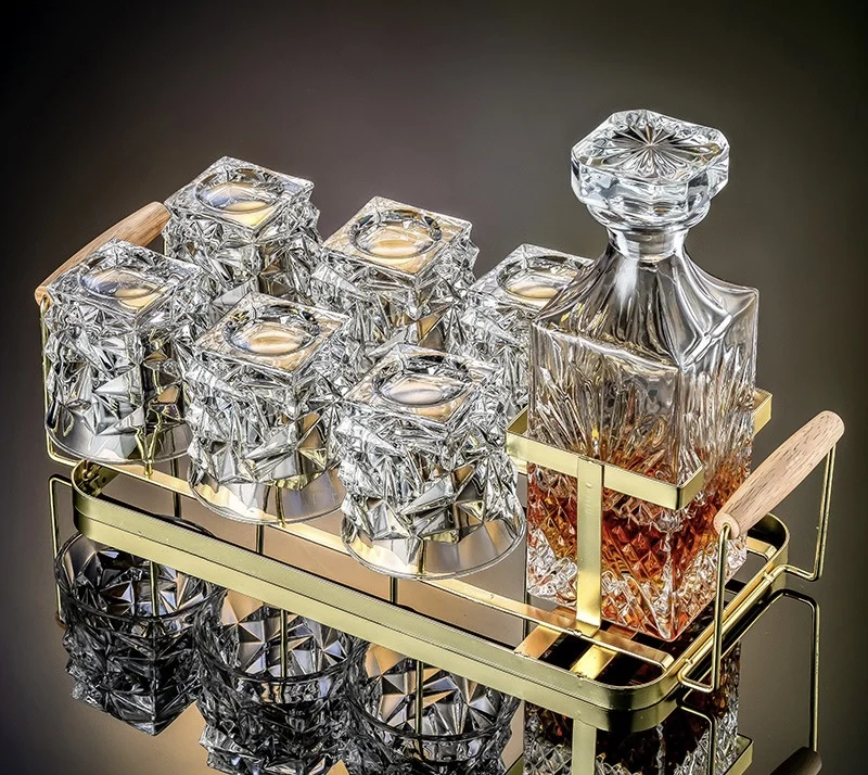 Hot Selling High Clear Good Quality Whiskey Decanter Set Whiskey Bottle and Drinking Cups