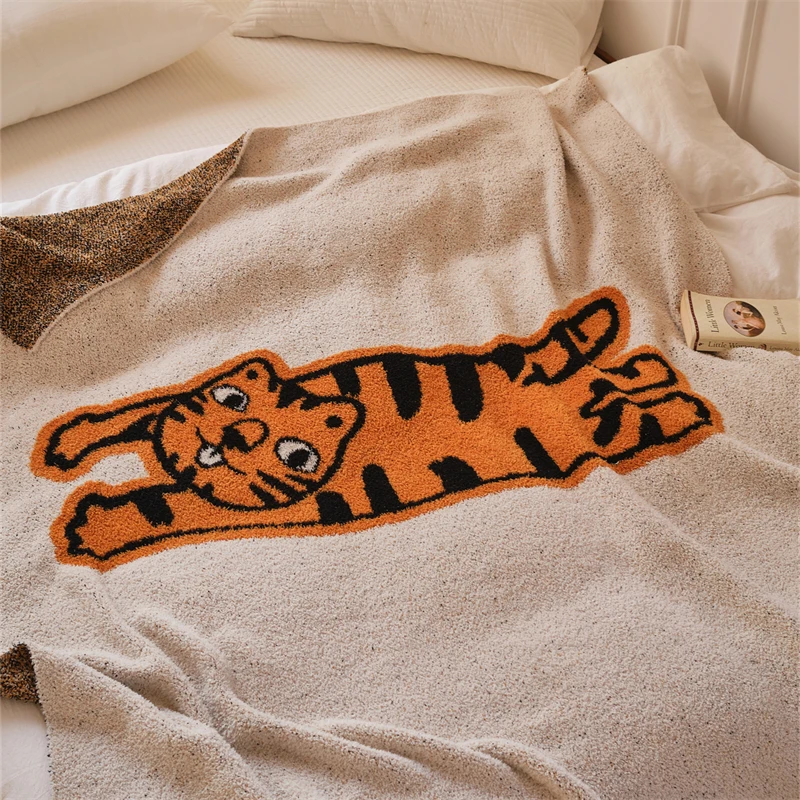 product wholesale super soft cozy 100 polyester cute cartoon tiger jacquard  knitted throw blanket for home decoration and travel  wh-60