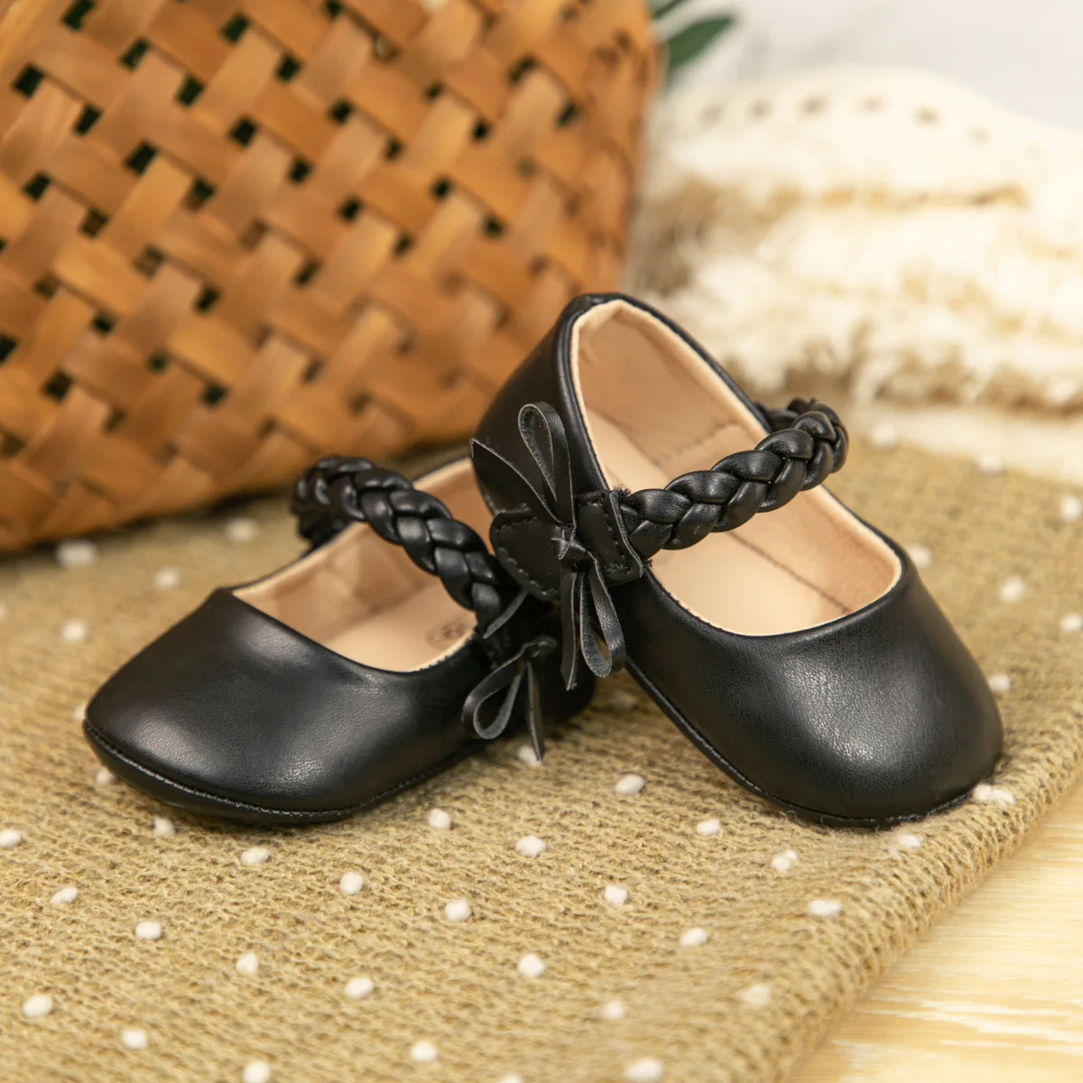 Cross-Border Joker Bow Shallow Princess Toddler Shoes Soft PU Leather Baby Shoes Glitter Upper Flat Design Holidays Wholesale supplier