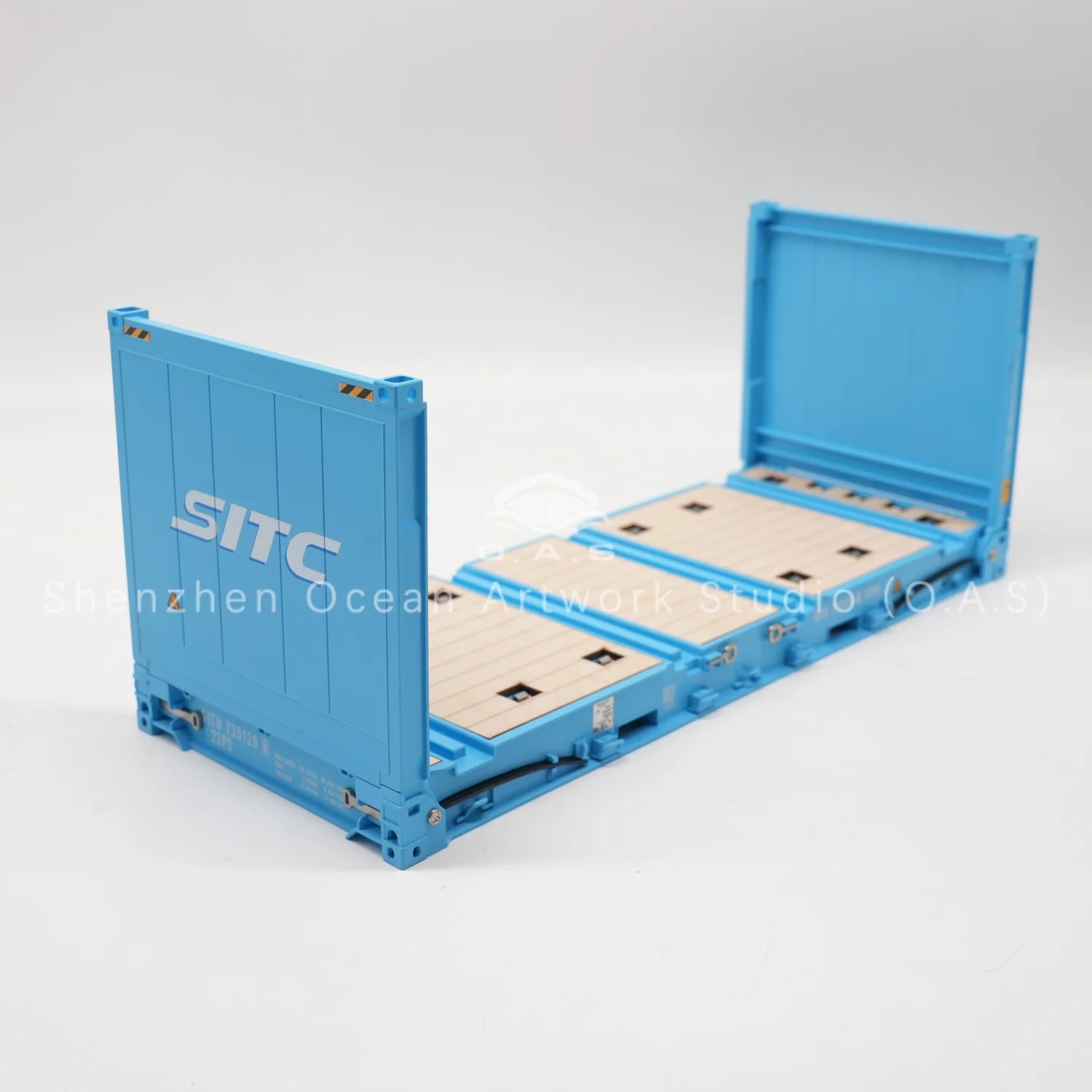 Premium Flat Rack Container Model for shipping line display and logistics presentation. It vividly shows land transportation and destination port scenarios. Customizable logos and colors available. Great ornament for exhibition, teaching and corporate gifts. Factory direct supply, support sample and bulk orders for maritime & logistics clients.Amber@vesselmodel.com Tel:+86 18038048785
