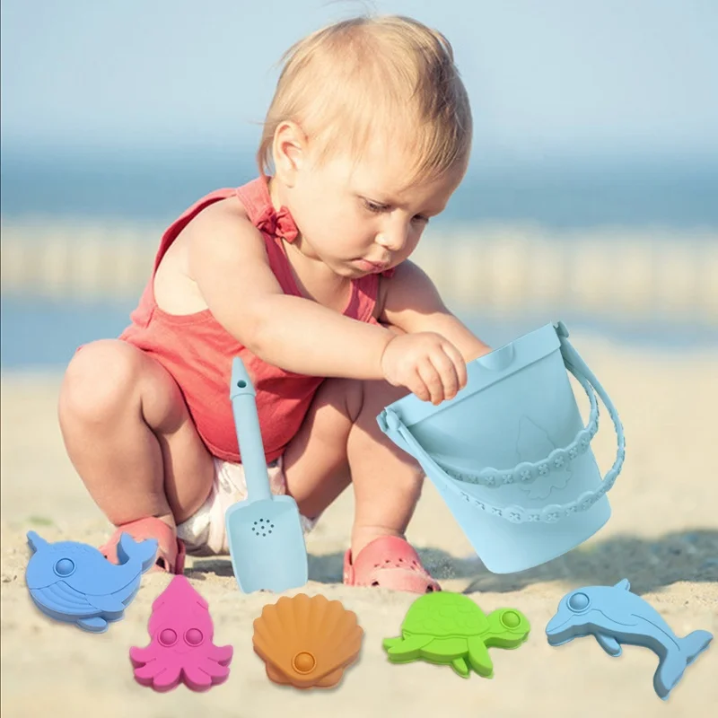 Wellfine BPA FREE  Portable Summer Outdoor Toys Kids Beach Sand Toys Set Silicone Beach Buckets Beach Toys