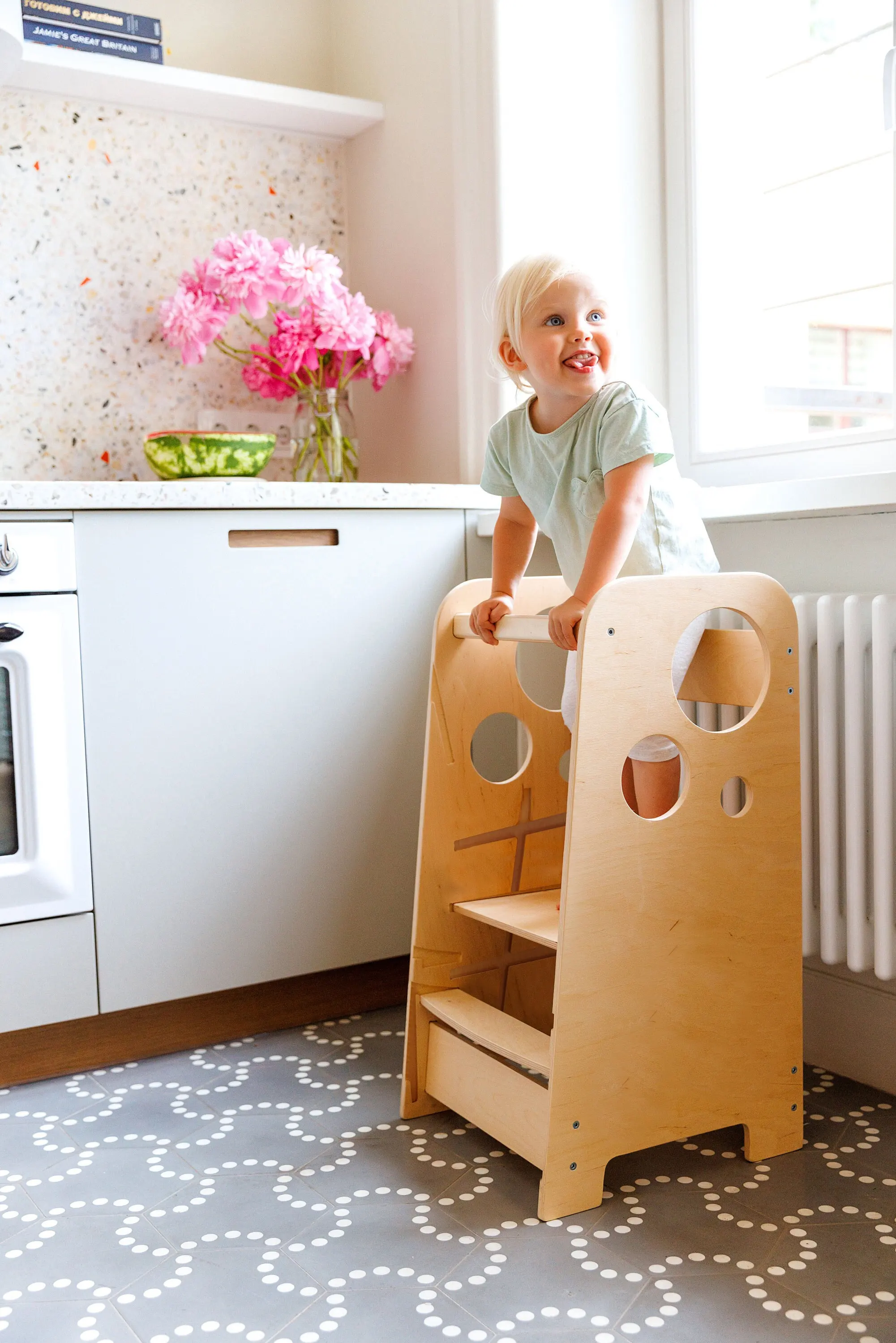 Tour d'apprentissage de sécurité pour enfants, aide-cuisine pour tout-petits, tabouret de marche, tour d'apprentissage montessori en bois pour enfants avec usine de tableau noir