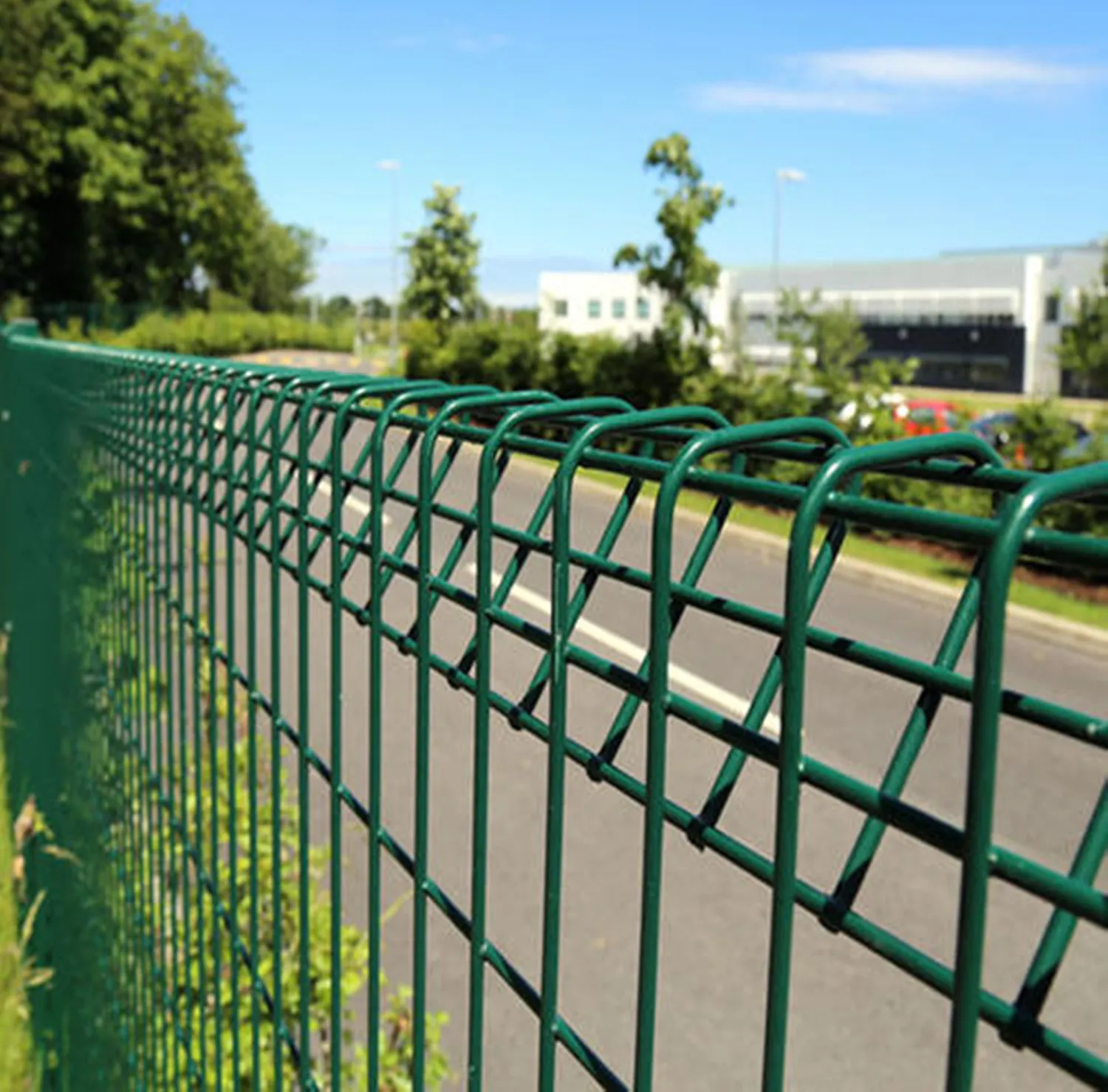 Powder coated green heavy duty fencing trellis welded metal curved fence panels.jpg