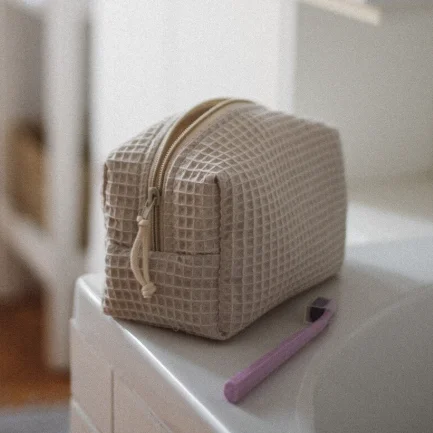 Custom Waffle Cosmetic Bag Fluffy Waffle Checker Makeup Bag Portable Cosmetic Pouch with Handle factory