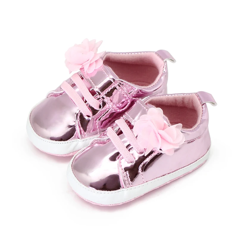Solid Color Laser Shine Fashion Flower Soft Soled Baby Casual Shoes for Boys and Girls manufacture