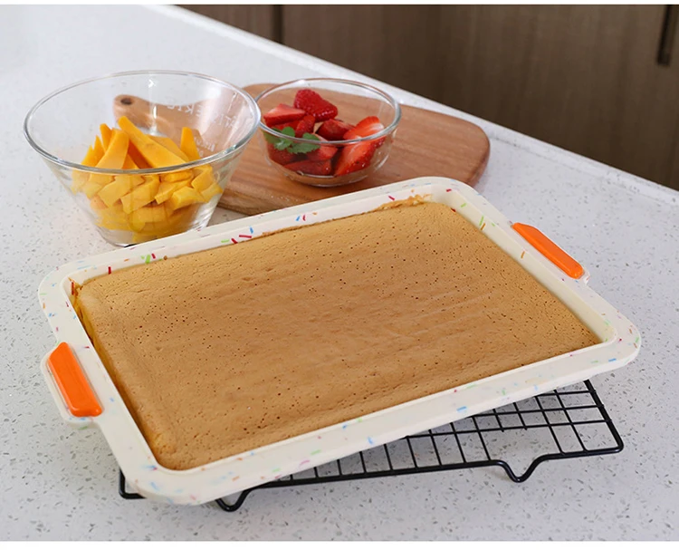 New Arrivals online Top Seller Eco-friendly Kitchen Accessories Non-stick Baking Equipment BPA-free Silicone Cake Molds 