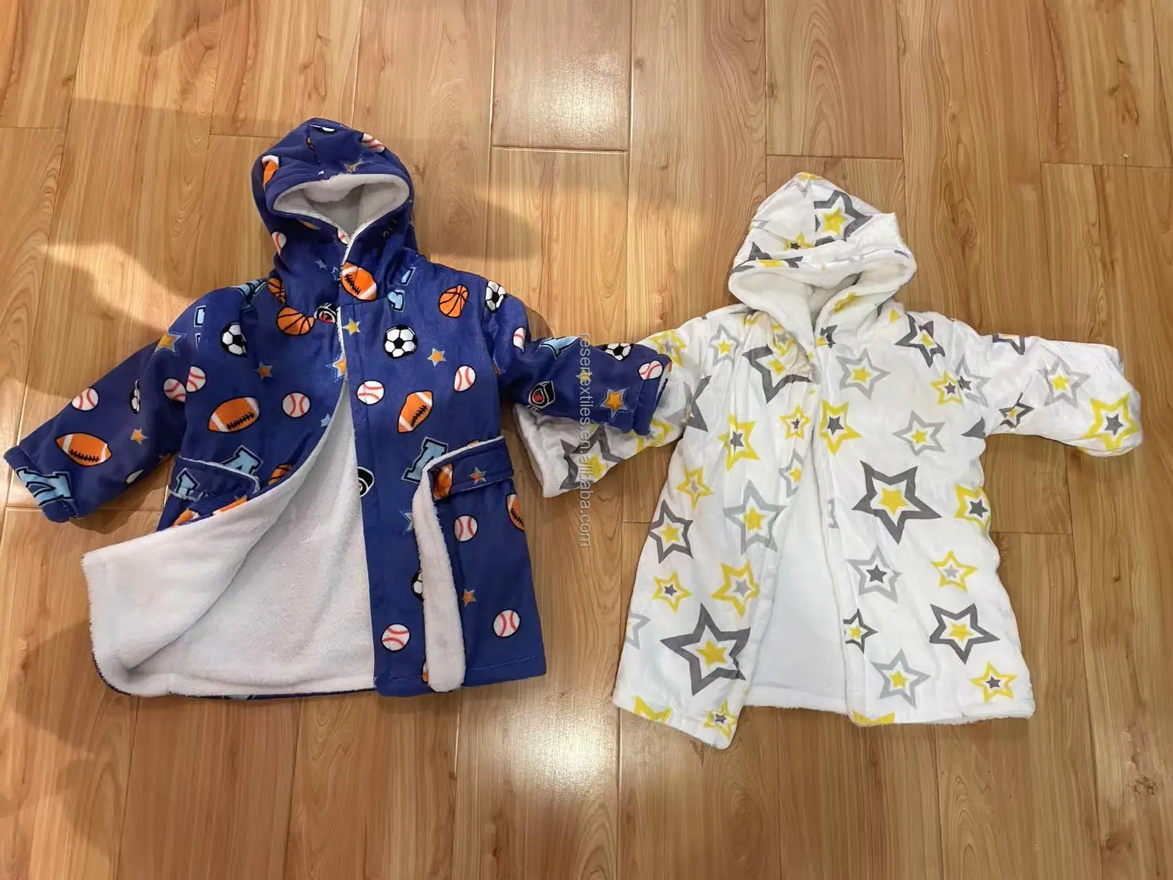 Trendy Character Pattern Hoodie with Sleeveless Nightgown Hooded Wearable Blanket Design Perfect Gift for Baby Kid and Children