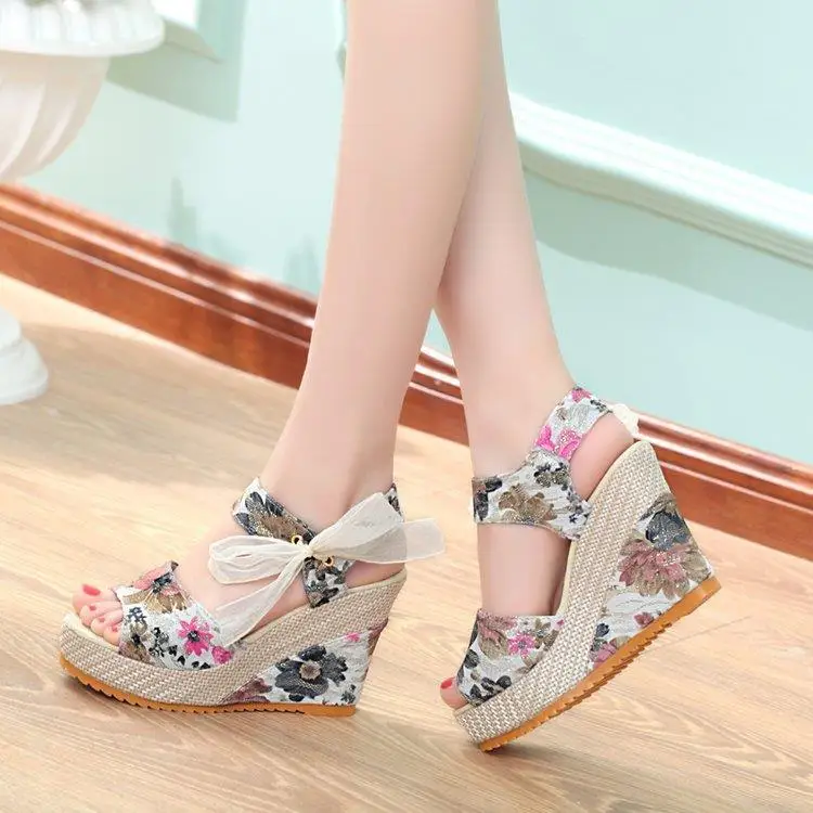 2024 Wholesale Fashion floral wedge sandals women's summer new lace strappy high heel fish mouth sandals