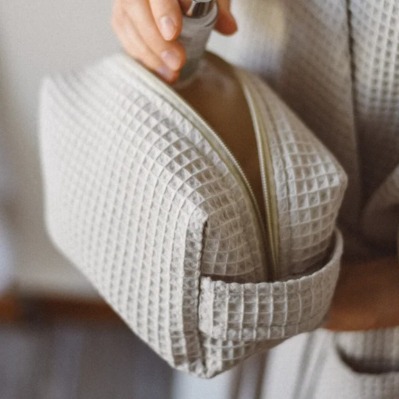 Custom Waffle Cosmetic Bag Fluffy Waffle Checker Makeup Bag Portable Cosmetic Pouch with Handle factory