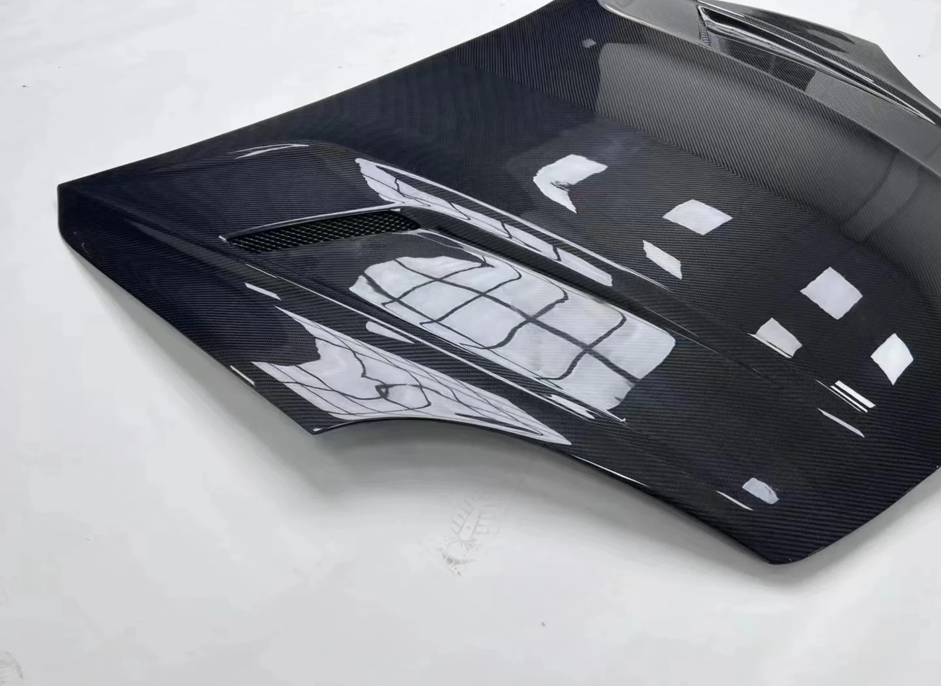 Dry Carbon Fiber Engine Cover Light Weight Hood For Porsche Cayenne 9y0