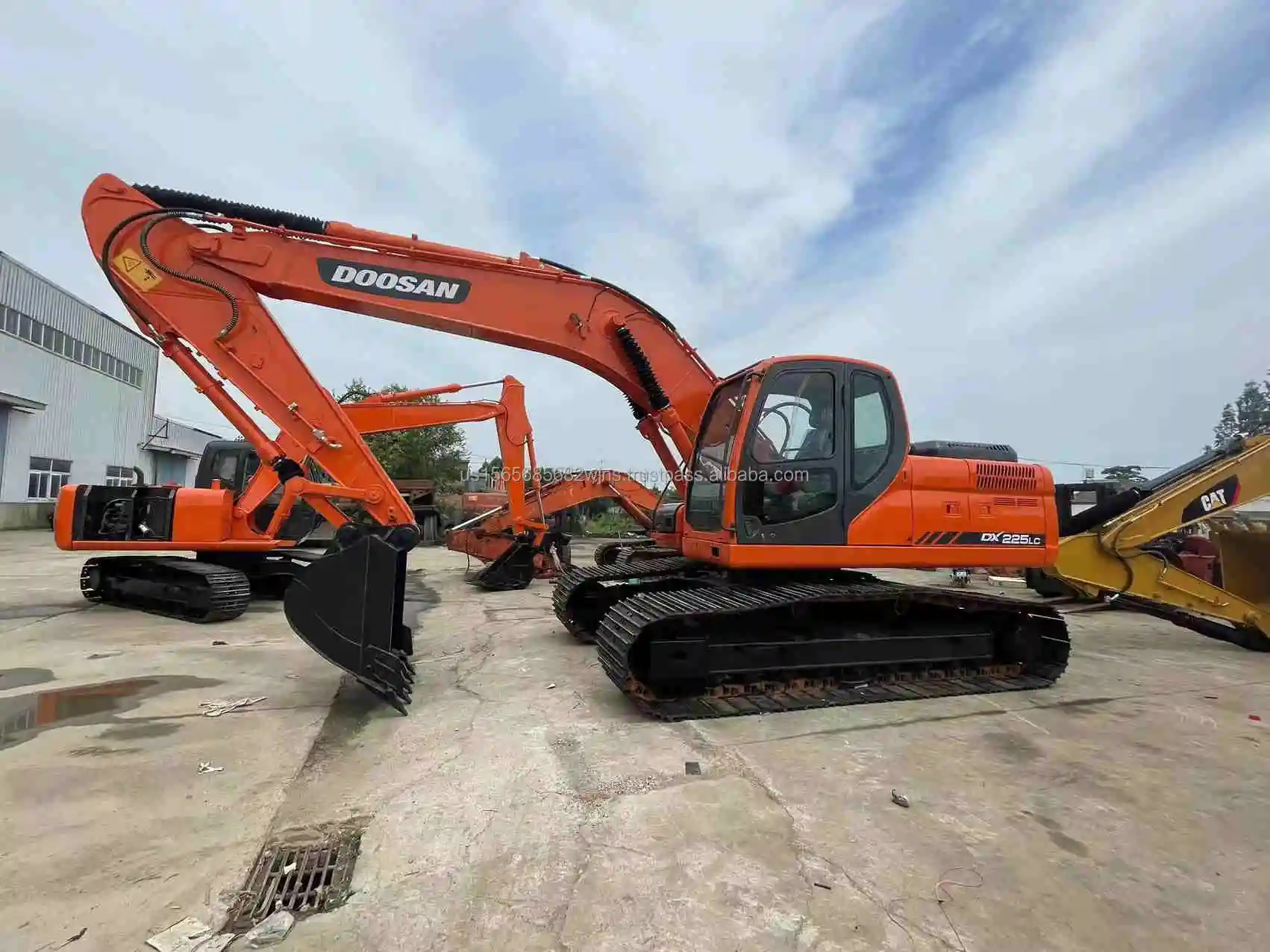 Used Original Doosan Dx300 Hydraulic Crawler Excavator At Low Good