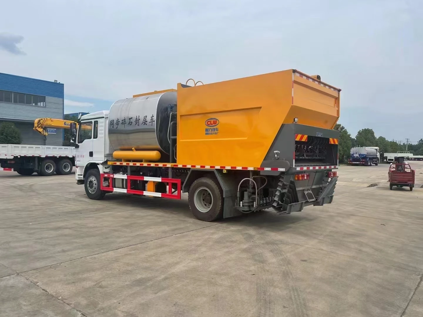 Shacman H3000 6x4 20cbm Bitumen Spreader Truck Road Construction