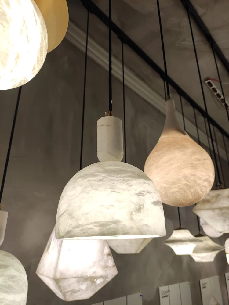 Factory Direct Customized Alabaster Pendant Light with Warm White 3500K LED and AC 85-265V Input Voltage for Living Room
