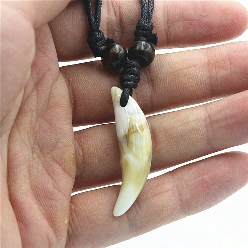 wolf teeth necklace (6).jpg