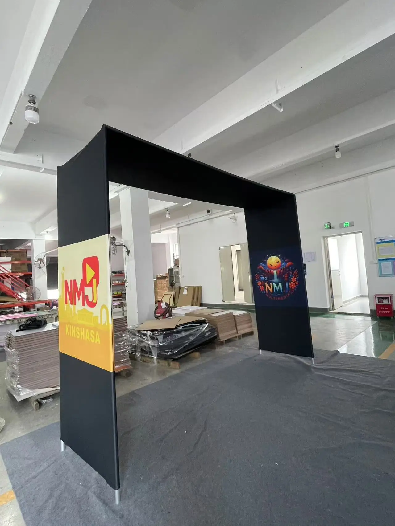Photo Booth Enclosure Backdrop With LED Light Activity Party Exhibition Other Trade Show Equipment Hbbe11c4311ab4a2fa69475caab855c3bE