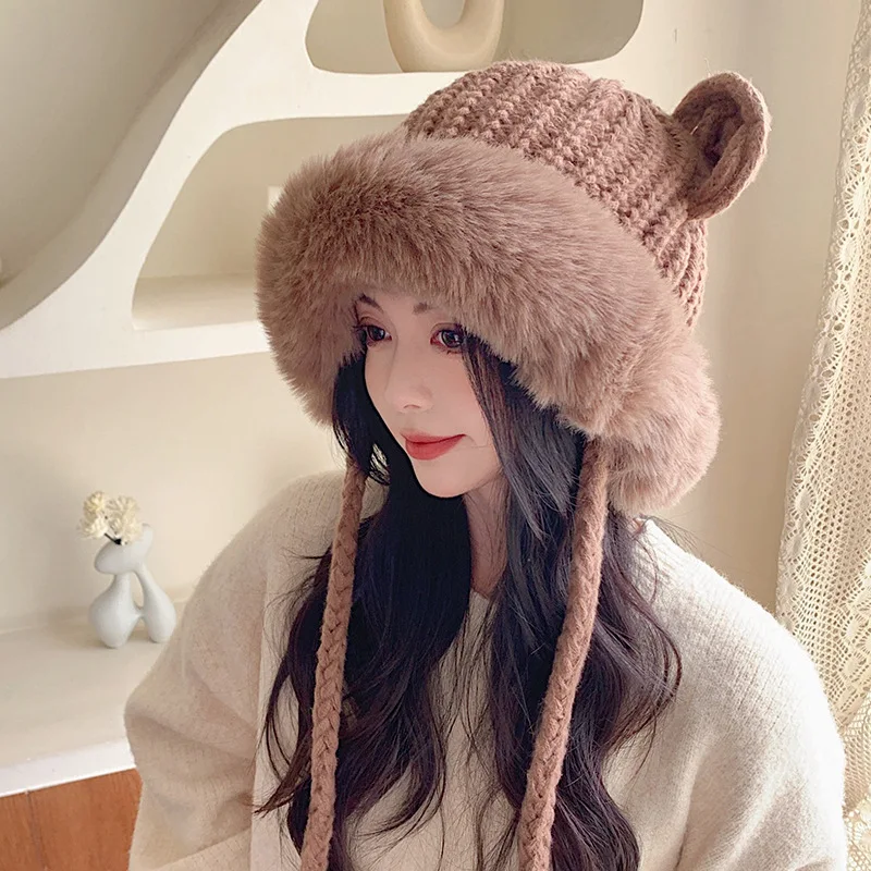 beanie hat w ear 01 (2).jpg