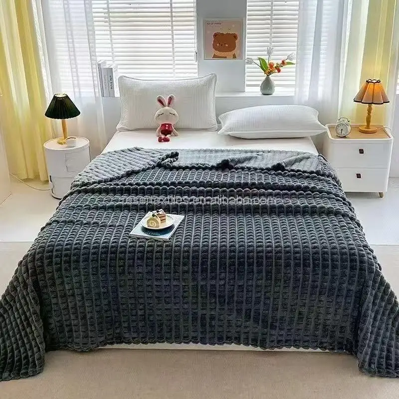 Factory Custom Colors Hand-knitted Jacquard Chenille Chunky Knit Eco-Friendly All-Season Sofa Throw Weighted Blanket 100%