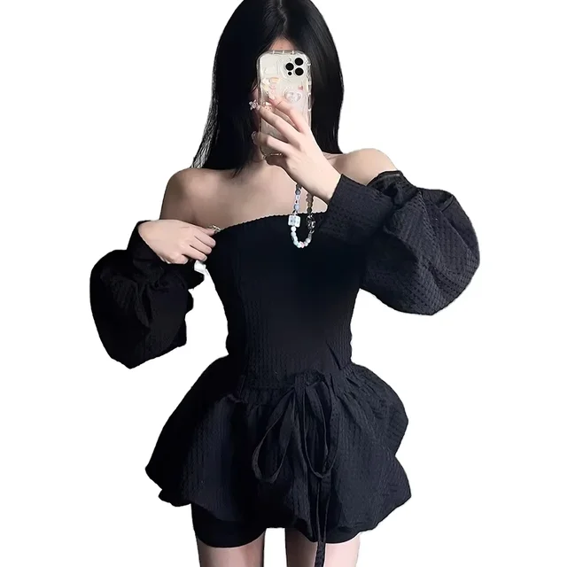 Black hot girl sexy strapless sleeve dress with waist cinched and shoulder exposed nightclub puffy short skirt+black shorts