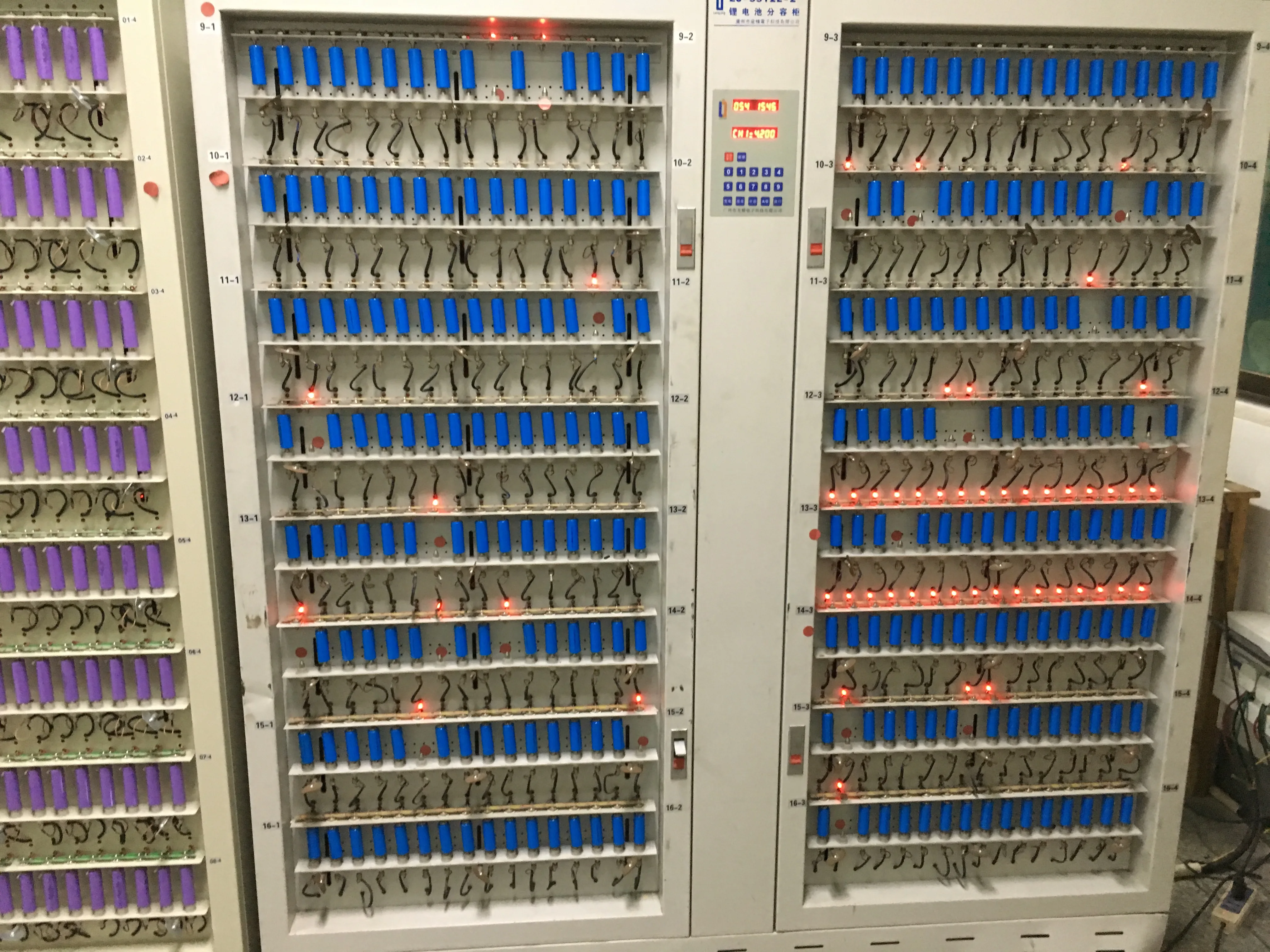 High Speed Vector Motor Hair Clipper with Titanium Alloy Blade for Professional Beard Trimming