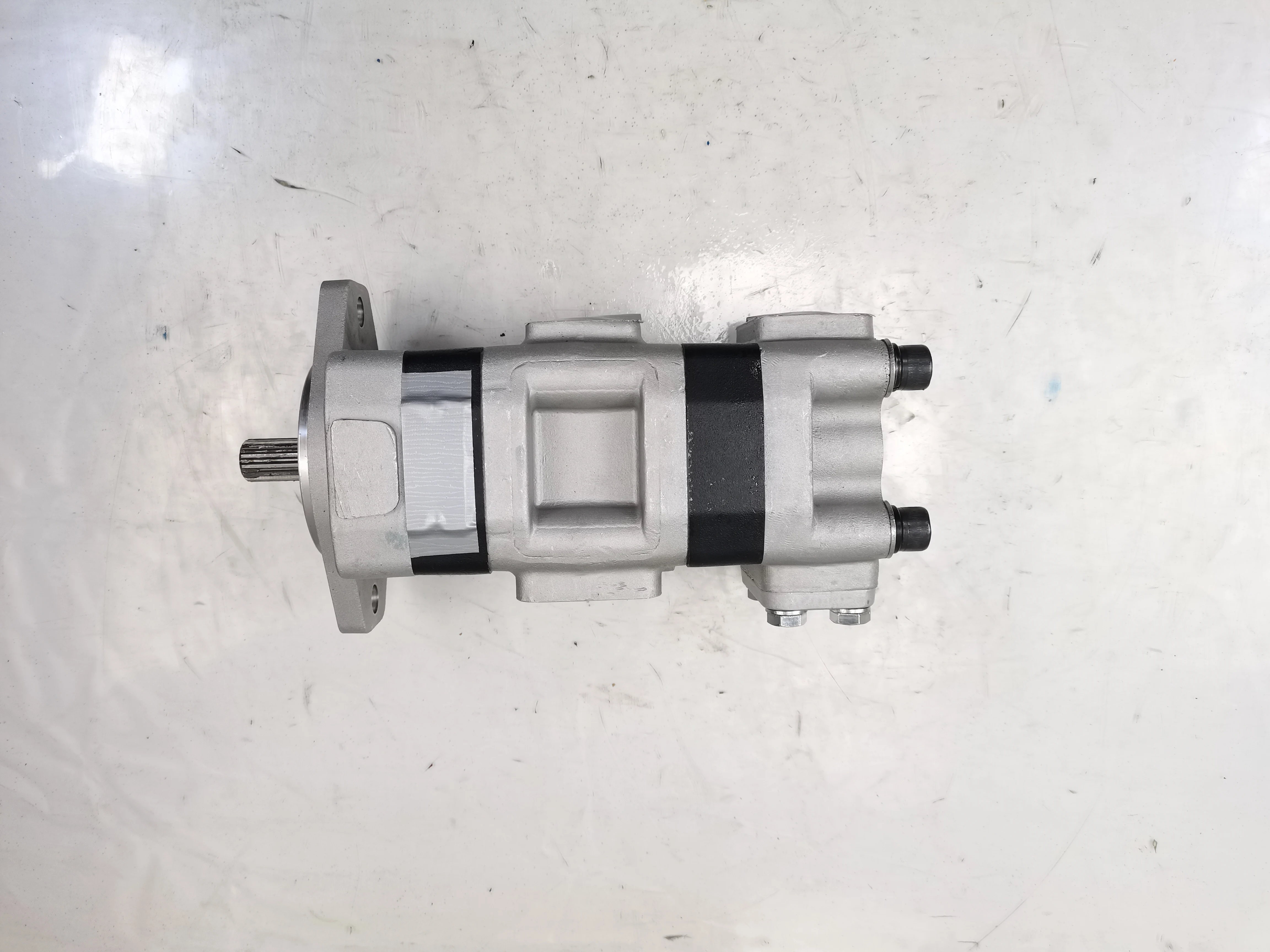 Komatsu OEM Customizable High Pressure Hydraulic Gear Pump with 16cm³ Displacement and 150 bar Operating Pressure