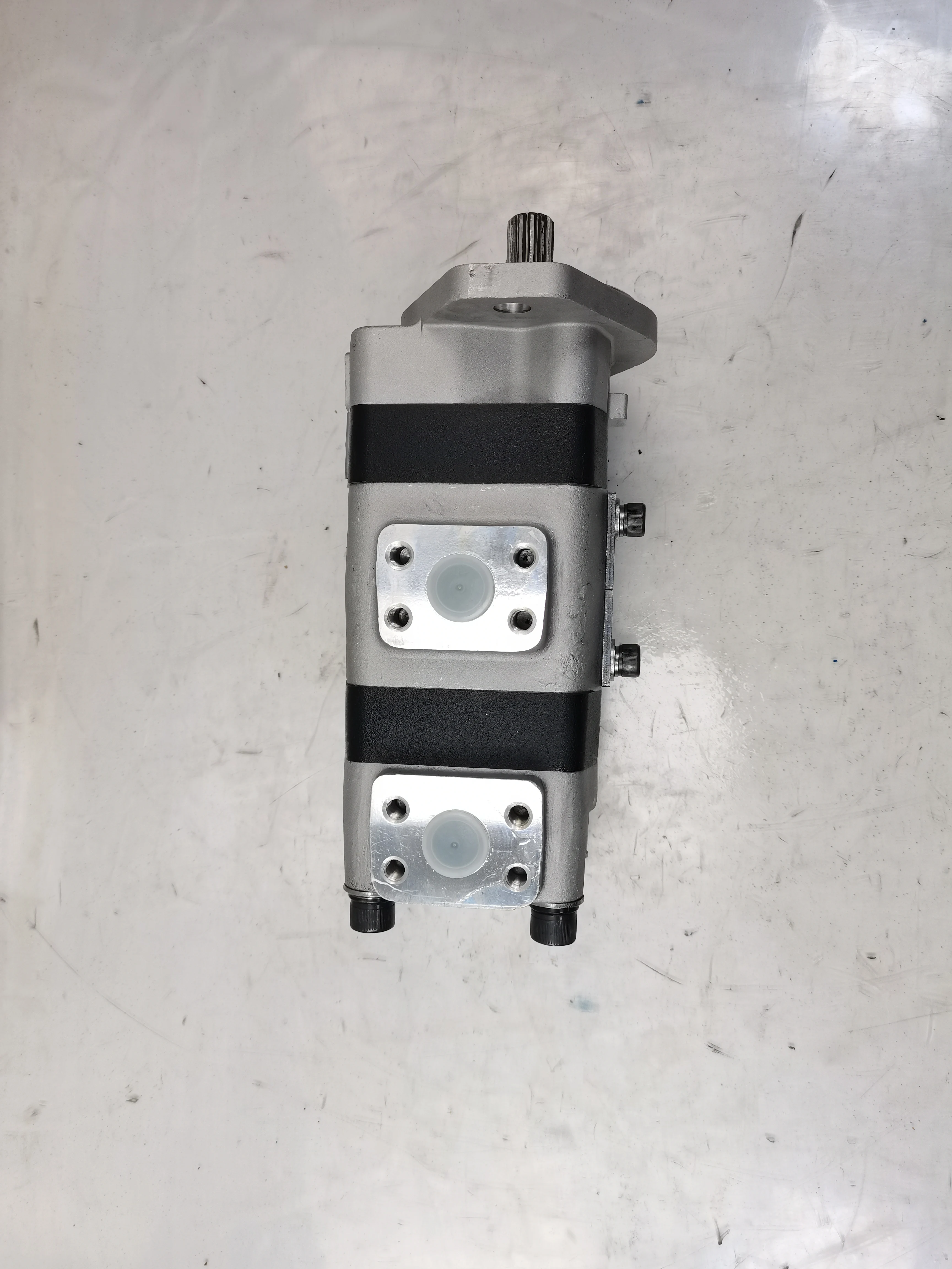 Komatsu OEM Customizable High Pressure Hydraulic Gear Pump with 16cm³ Displacement and 150 bar Operating Pressure