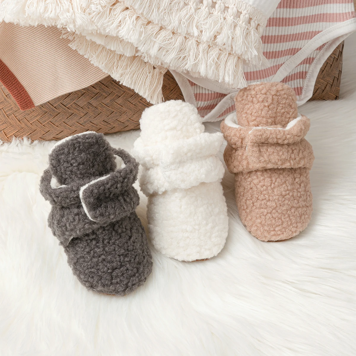 Customization Newborn Walking Cribs Socks Warm Winter Non Slip Infant Boy Girl Soft Sole Warm Fleece Baby Booties