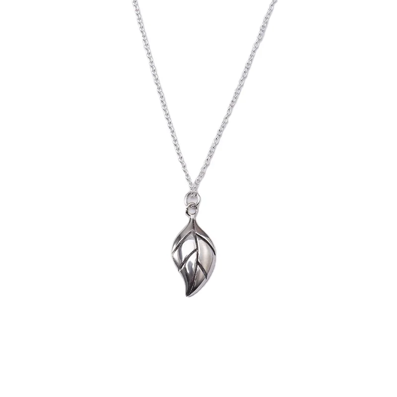 Wholesale Delicate Dainty Leaf Pendant 