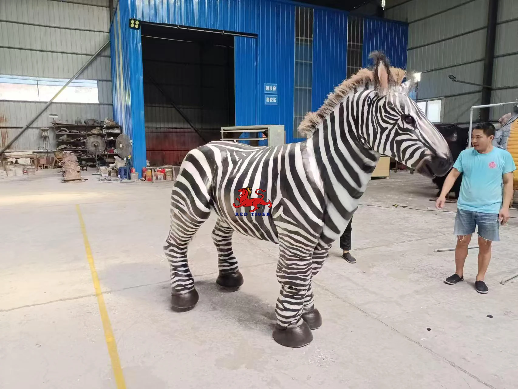 Customized Color Handmade Realistic Animal Costume with Waterproof Skin for Indoor and Outdoor Use