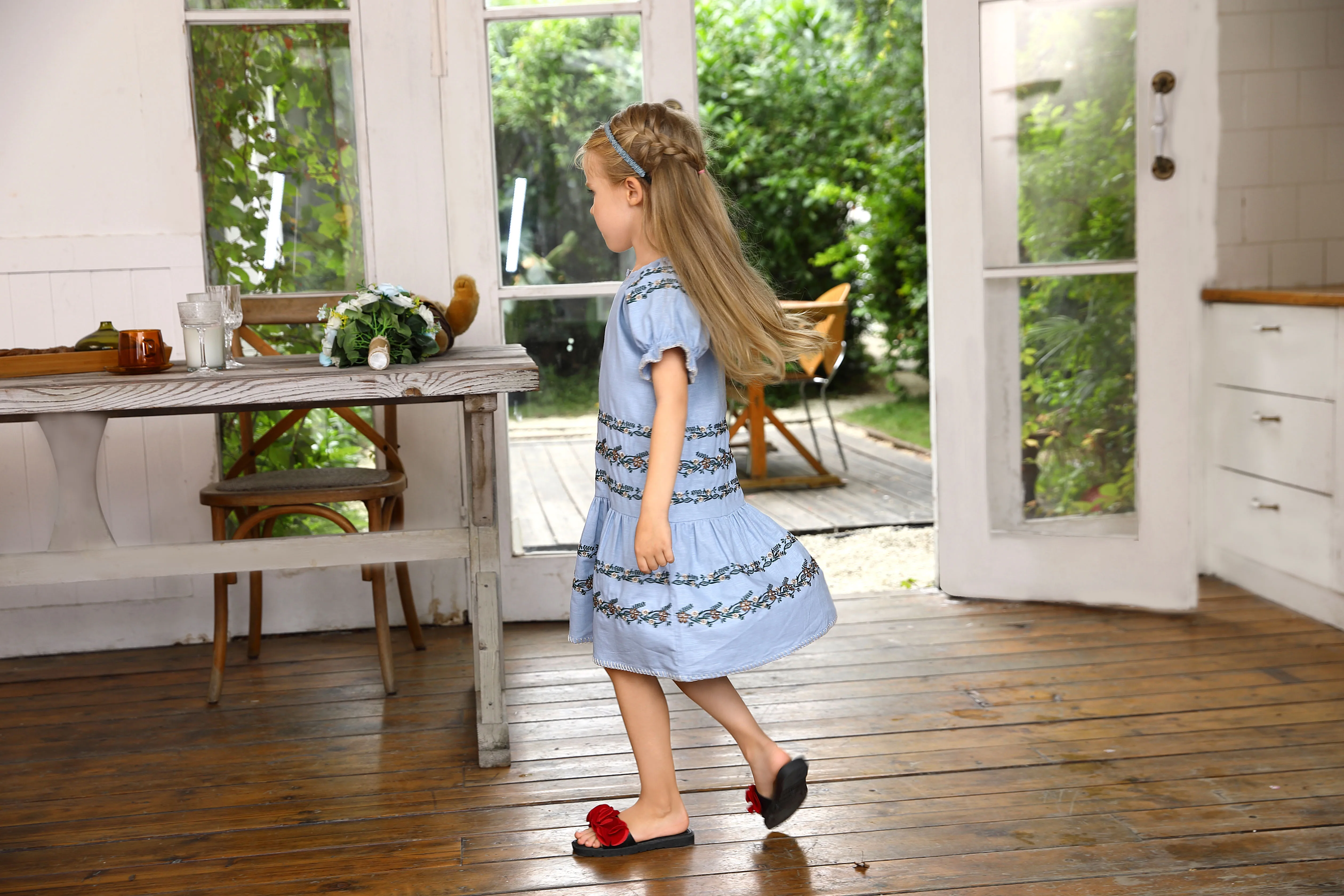 Guangzhou China custom girls child linen dresses for girls with blanket stitch blue kids cotton linen dresses with embroidery