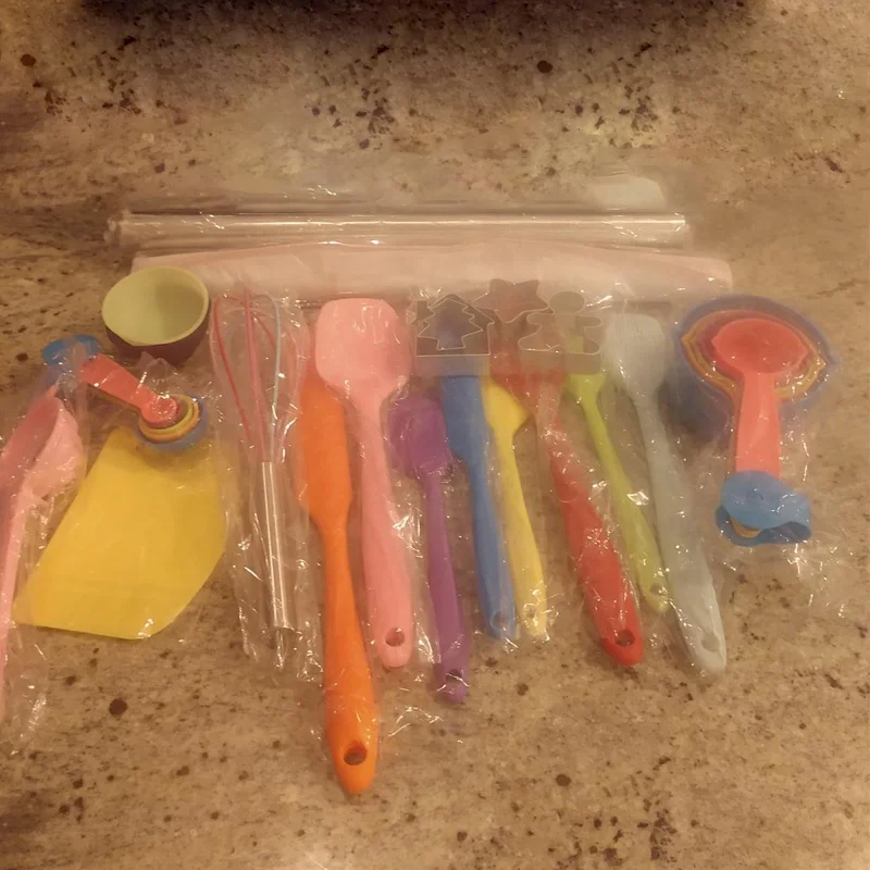 Wellfine BPA Free Kitchen Gadget Set Mini Silicone Cooking Tools Utensils Accessories for Children Kids