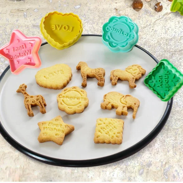 4 Piece plastic heart flower star shape cartoon custom baking cookie cutter stamp
