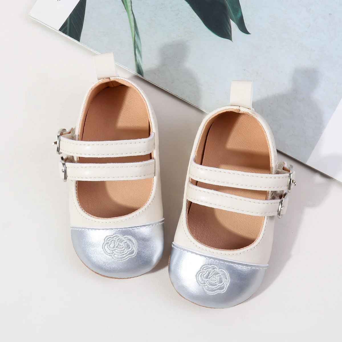 Hot Selling Simple Patchwork Pu Leather Toddler Baby Shoes for Girls manufacture