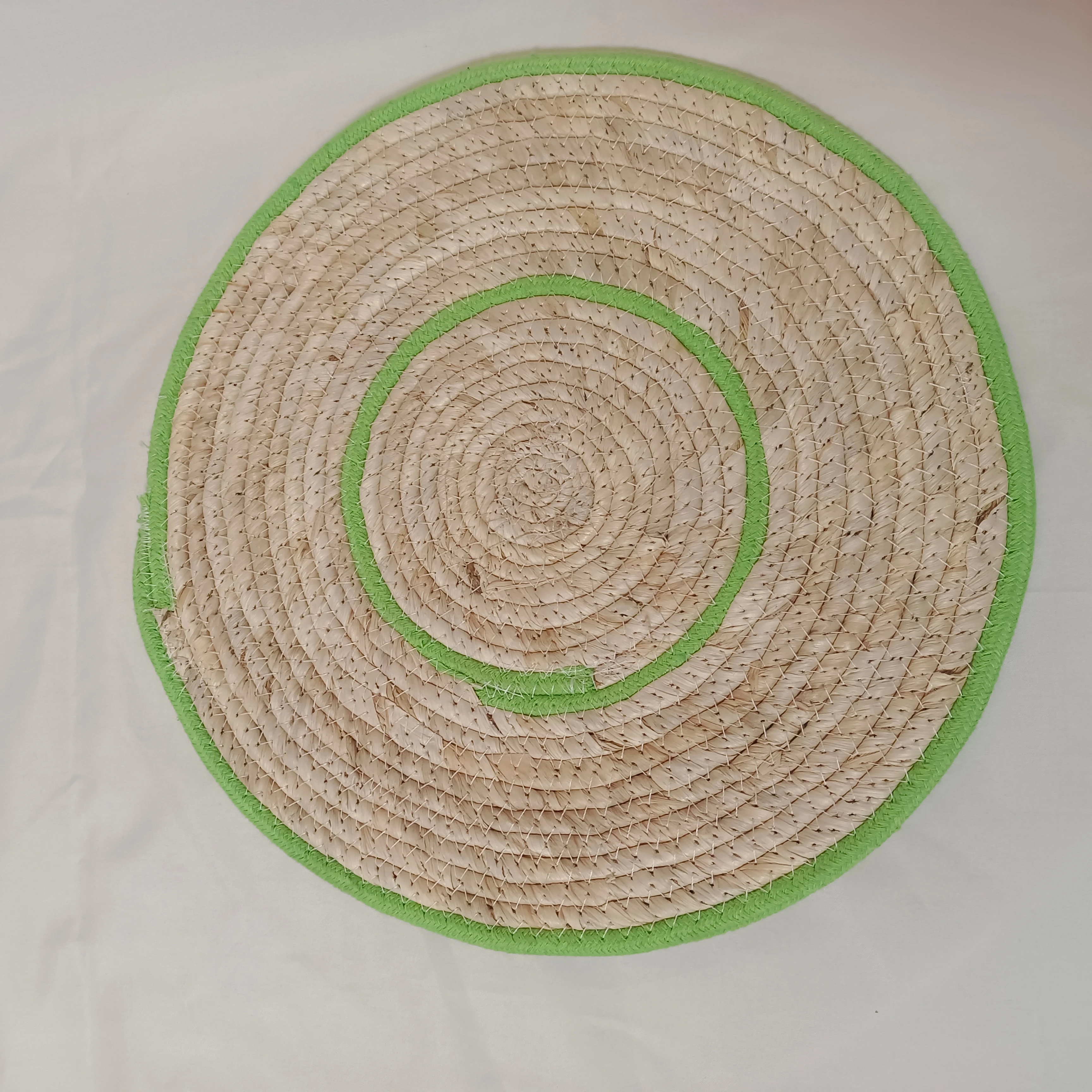 Round water hyacinth  straw woven   table  placemat table top dinner mat