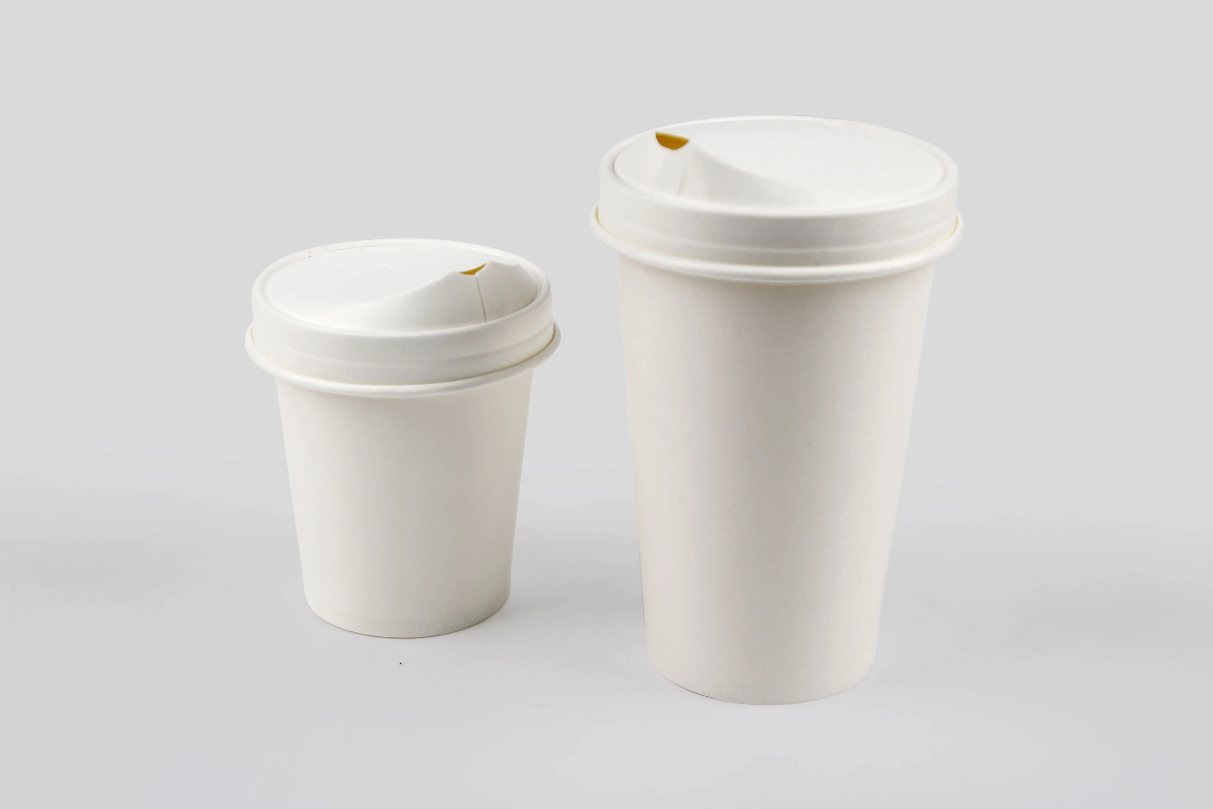 Custom Sizes Colors PE/PP/PLA/Aqueous Coating Hot Resistance Sip Through Kraft Lid for Paper Cup manufacture