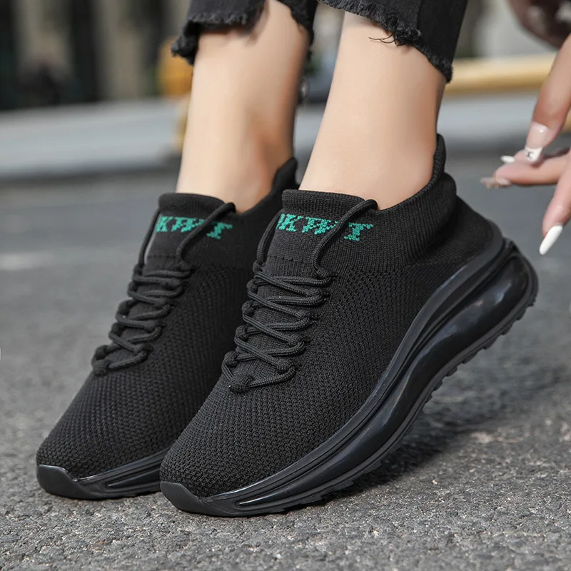 2024 New Walking Shoes Mesh Athletic Running Shoes Casual Sport Gym Fashion Sneakers for men