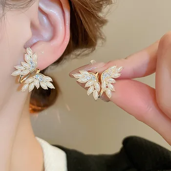 Silver Needle Butterfly Zircon Pearl Simple High Grade Exquisite Fashionable Commuter Elegant Wholesale Stud Earrings for Woman