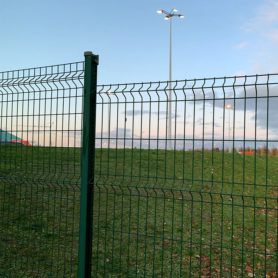 curved fence panels.png