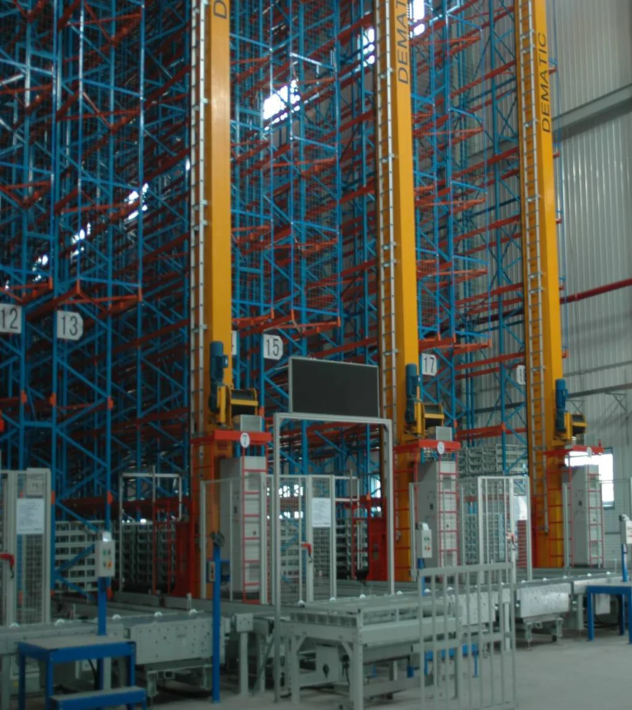 Véhicule guidé par rail RGV / Système automatisé de stockage et de récupération ASRS pour les équipements d'automatisation d'entrepôt