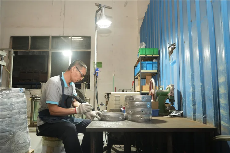 Customized Aluminum Die Casting Parts Aluminum Gravity Casting Aluminum Casting CNC Machining Services manufacture